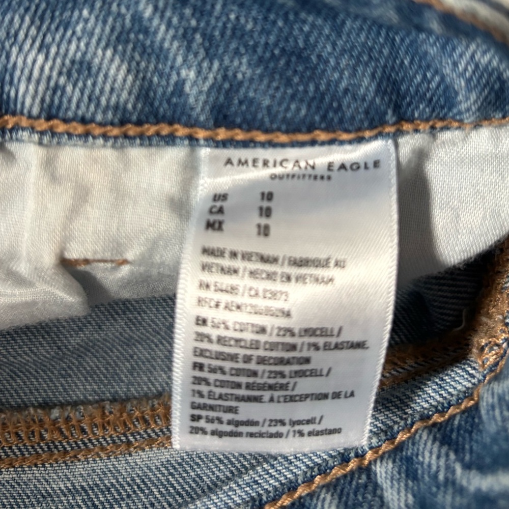 American Eagle acid wash distressed Mom Short Size 10 - Picture 4 of 5